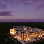 Otonomus Apartahotel *