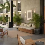 Otonomus Apartahotel