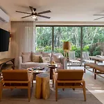2br Boho Chic Style In W/ Private Pool Apartment