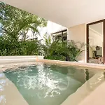 204 Hidden Gem In The Heart Of W/ Huge Private Terrace And Pool For 6 Pax Apartment