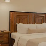 Tuuk: Luxury 5-bedroom With Private Pool And Concierge Villa