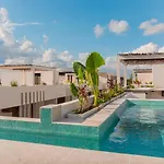 Cozy Hideaway In Paradise With Breakfast, Rooftop And Pools