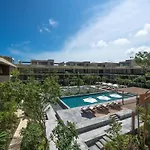 Luxury Penthouse With Private Rooftop Pool