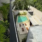 Close To The Quiet Modern Laundry Roof Pool *