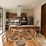 Villa 4br Modern Luxury With Private Pool & Concierge Service In