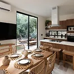 4br Modern Luxury With Private Pool & Concierge Service In *
