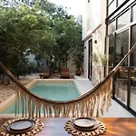 4br Modern Luxury With Private Pool & Concierge Service In