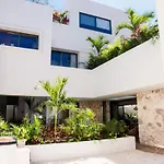 Spacious 4Br Villa With Private Pool & Lush Courtyard In Tulum