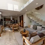 Villa 4br Modern Luxury With Private Pool & Concierge Service In