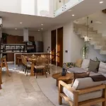 Villa 4br Modern Luxury With Private Pool & Concierge Service In