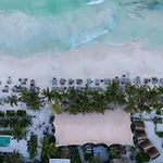 Swim Up Jungle Loft W Rooftop Beach Club Access
