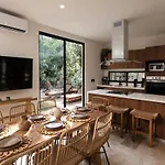 Villa 4br Modern Luxury With Private Pool & Concierge Service In