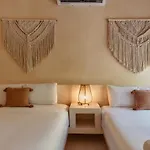 Luxury 6br Retreat With Rooftop And Plunge Pools Сasa de vacaciones