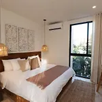 4br Modern Luxury With Private Pool & Concierge Service In Villa *