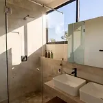 Villa 4br Modern Luxury With Private Pool & Concierge Service In