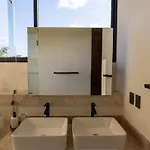 4br Modern Luxury With Private Pool & Concierge Service In *