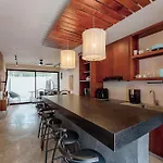 Talulah Living 2br & Private Pool *