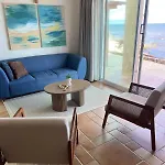 Beachfront In Apartment *