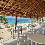 Beachfront In Apartment