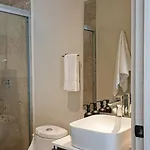 Exclusive Spacious 2 Br. Apt. Wprivate Pool Sonos Audio Speakers *