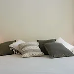Exclusive Spacious 2 Br. Apt. Wprivate Pool Sonos Audio Speakers