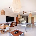 Modern Retreat With Private Garden And Jacuzzi Apartamento *