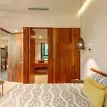 Apartamento Modern Retreat With Private Garden And Jacuzzi *