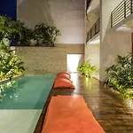 Hotel The Strabon 4*