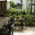 Hotel The Strabon 4*