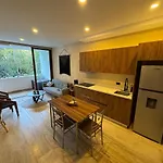 Private Jacuzzi Jungle View In La Veleta Apartamento