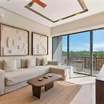 2br With Jacuzzi Near Habitas *