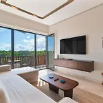 2br With Jacuzzi Near Habitas *
