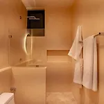 Apartamento Peregrina 110 1br With Jacuzzi