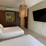 Stylish Mexican Interior Ph- Private Rooftop -gated Community
