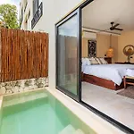 Apartamento •| Boutique Swim Up En P/4 • Naaj Tun•