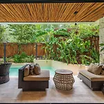 •| Boutique Swim Up En P/4 • Naaj Tun• Apartamento