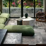 New Luxury 4-bedroom With Private Pool & Access - Barney's Ny *