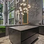 New Luxury 4-bedroom With Private Pool & Access - Barney's Ny