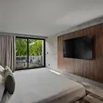 Villa New Luxury 4-bedroom With Private Pool & Access - Barney's Ny