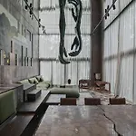 New Luxury 4-bedroom With Private Pool & Access - Barney's Ny