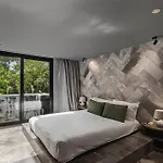New Luxury 4-bedroom With Private Pool & Access - Barney's Ny Villa *