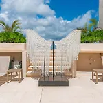 Boho With Swim-up Pool - La Veleta