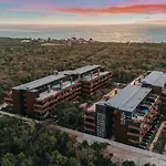 Bright 2br Amira District Gem With Shared Pool Apartamento