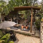 Siwa Jungle-luxury 2br Retreat With Private Roofto Apartamento
