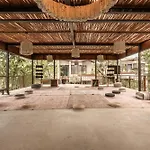 Siwa Jungle-luxury 2br Retreat With Private Roofto Apartamento