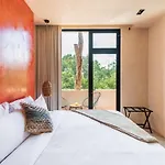 5-bedroom Private House With Pool In Villa
