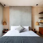 5-bedroom Private House With Pool In *