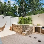 5-bedroom Private House With Pool In *