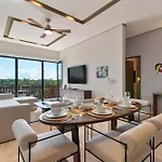 2Br Condo With Jacuzzi Near Habitas Beach