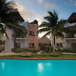 Hotel Maya Pax